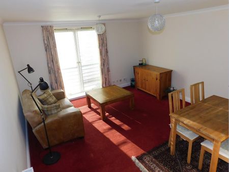 2 bedroom flat to rent - Photo 3