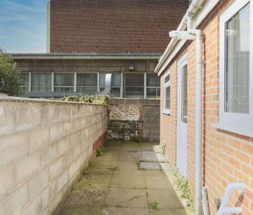 Queen Anne Street, Stoke-on-trent, ST4 - Photo 6