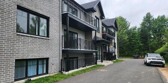 5 1/2 à louer immédiatement - Photo 2