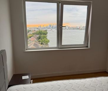 Room in a Shared Flat, Mast Quay, SE18 - Photo 3