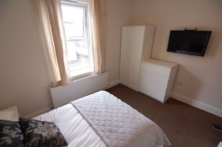1 bed House Share - To Let - Photo 2