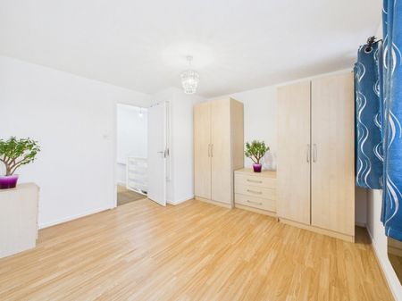 Shellfield Close, Staines-upon-Thames, Surrey,TW19 - Photo 5