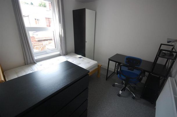 5 bedroom terraced house to rent - Photo 1