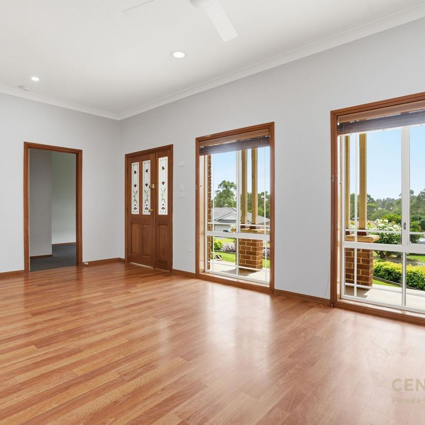 Spacious Family Home with Pool - Photo 1