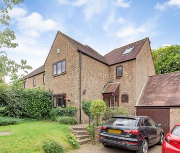 4 bedroom semi-detached house to rent - Photo 6