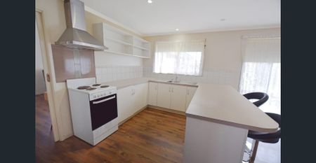 Neat Family Home - Photo 5