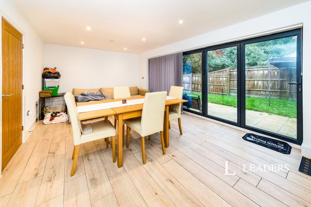 4 bedroom house to rent Maypole Road, Ashurst Wood, East Grinstead, RH19 - Photo 1