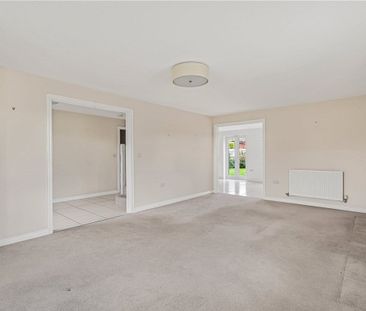 **6 MONTH LETTING**Modern 4 bedroom detached house on the edge of G... - Photo 1