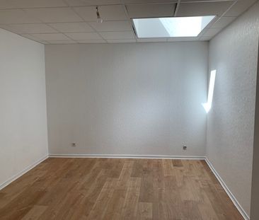 A louer très grand T5 110 M2 avec trois chambres et grand salon/séj... - Photo 5