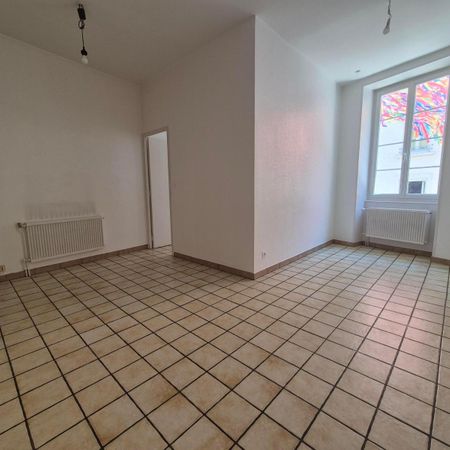 Location Appartement 2 pièces 47m² MACON 71000 - Photo 3