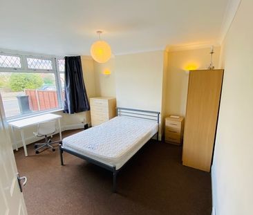 Room in a Shared House, Tenth Avenue, BS7 - Photo 1