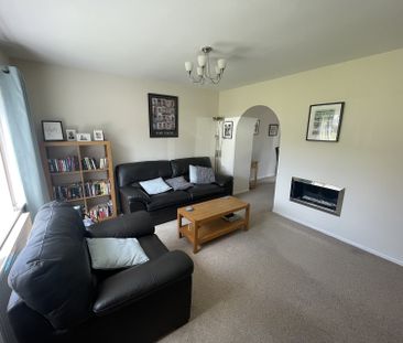 9 Hogarth Rise, S18 - Photo 2