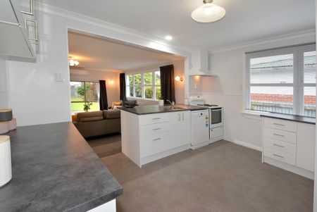 Family Home - Photo 2