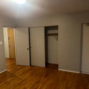 Large one bedroom available right now!! - Photo 2