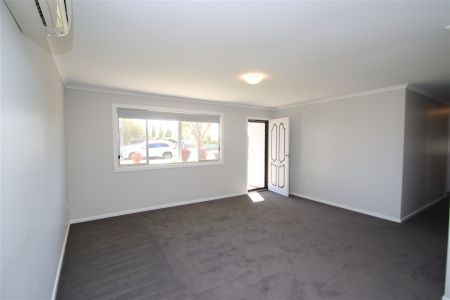 New Rental! - Photo 3