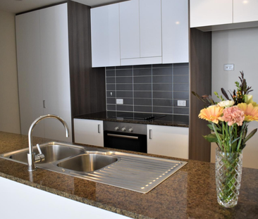 Modern Apartment in a Prime Location - Photo 2