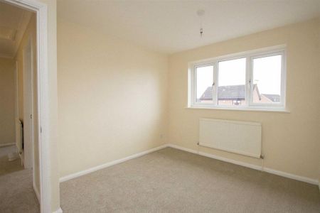 4 bedroom detached house to rent - Photo 5