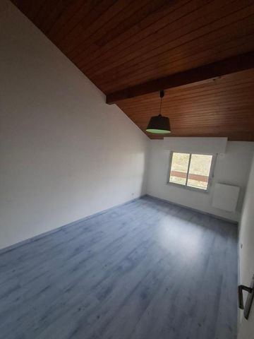 Location Appartement 2 pièces 62m² MONT DE MARSAN 40000 - Photo 4