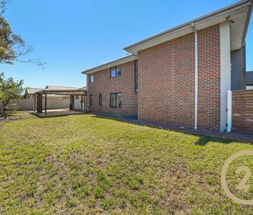 Spacious Family Home in Prime Caroline Springs Location - Photo 5