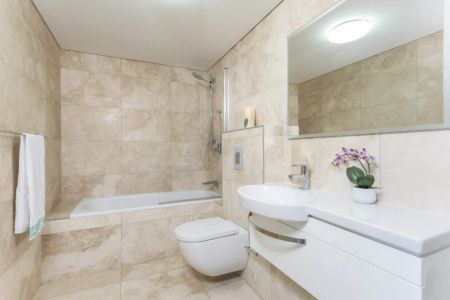 Stylish Water Views In Convenient Location - Photo 4