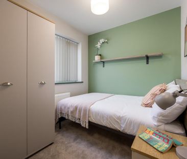 1 bedroom in a house share to rent - Photo 4