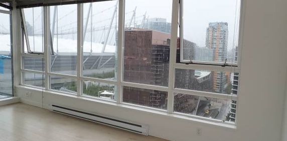 Yaletown 2 Bedroom 1 bath at Max with amazing amentites! - Photo 2