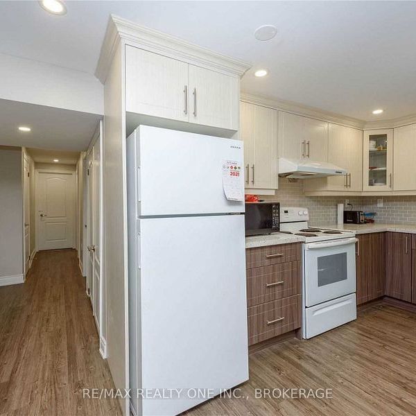 For Lease - 5112 Heatherleigh Avenue Unit# ..Bsmt, Mississauga, Ontario - Photo 1