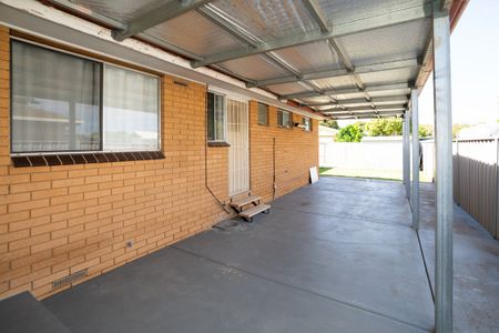 38 Geneva Crescent, Lake Albert, NSW 2650 - Photo 4