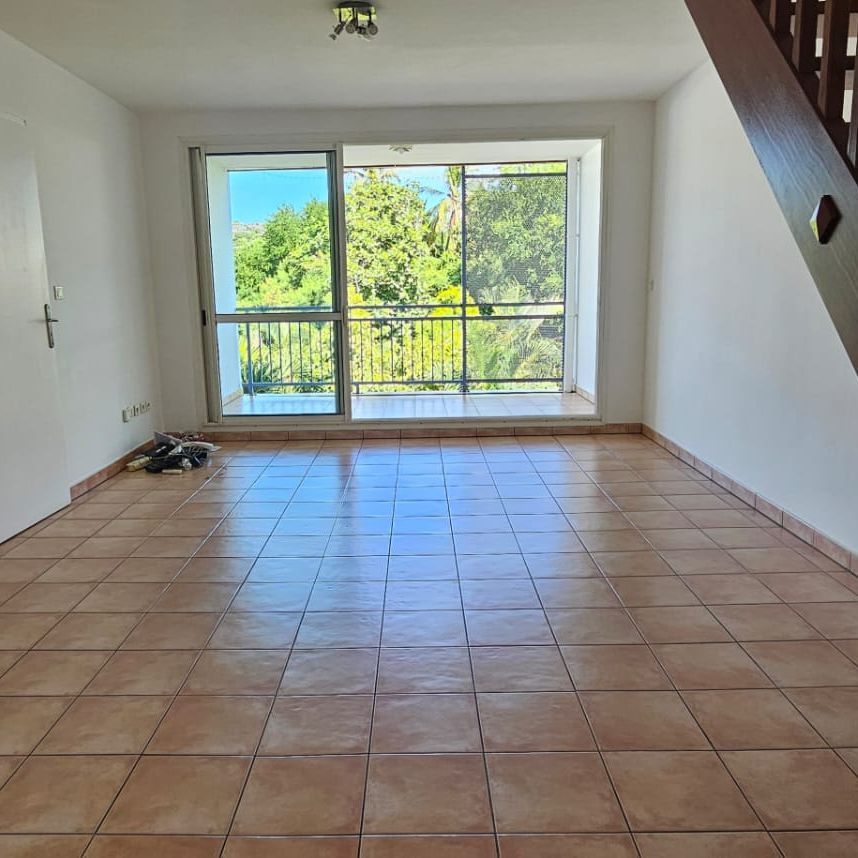 Location Appartement 4 pièces 92m² ST PAUL 97434 - Photo 1