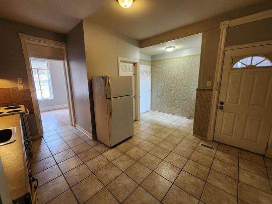 865 Somerset Street W - 2 - Photo 1