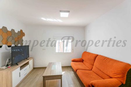 Townhouse in Cómpeta, Inland Andalucia in the mountains - Photo 2