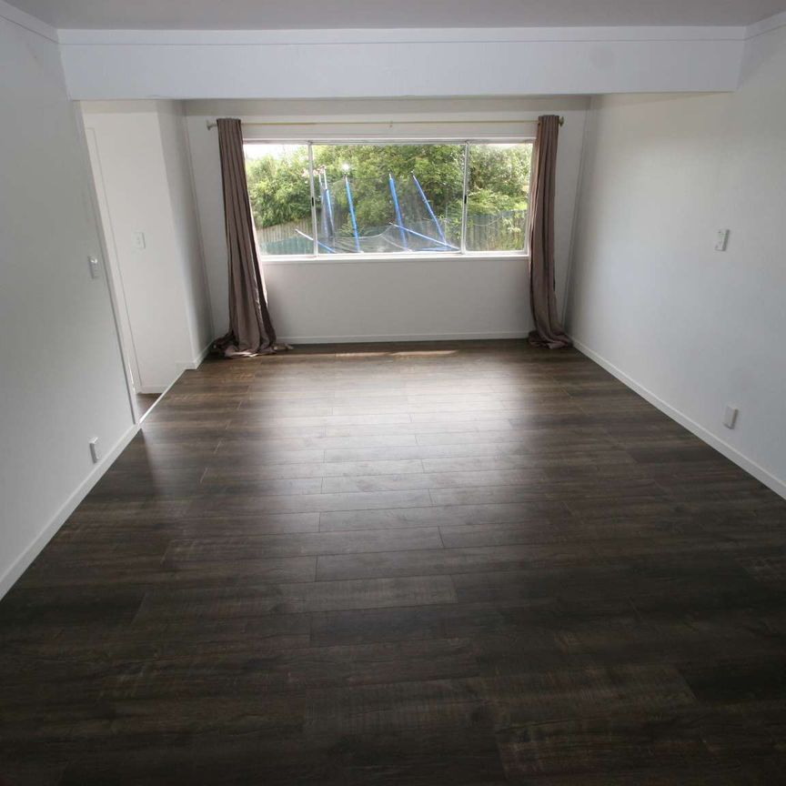 2 Bedrooms Papatoetoe - Photo 1