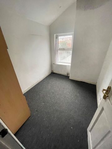 3 Bed Terraced House, Swanage Road, B10 - Photo 3