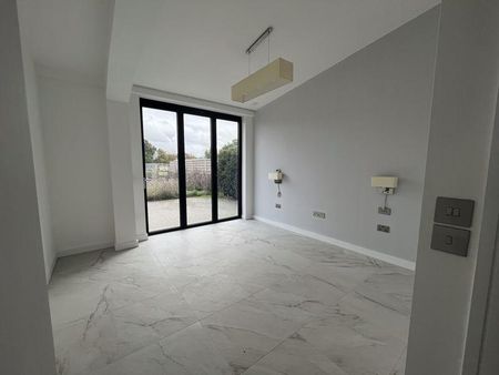 4 bedroom detached bungalow to rent - Photo 3