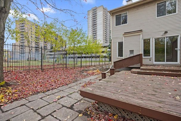 For Lease - 107 Corsica Private, Alta Vista and Area, Ontario - Photo 1