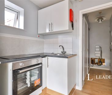 apartment to rent Ashley Road, Poole, BH14 - Photo 3