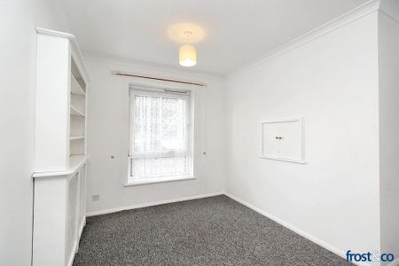 2 bedroom ground floor flat to rent - Photo 4