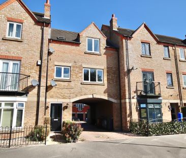 2 bedroom Town House to let - Photo 4