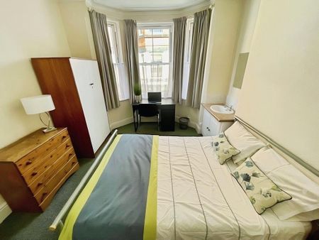 4 bedroom townhouse to rent - Photo 4