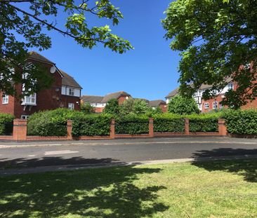 2 Bed Flat, Burroughs Gardens, L3 - Photo 3