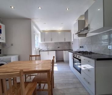 Limbury Road, Luton LU3, London - Photo 1