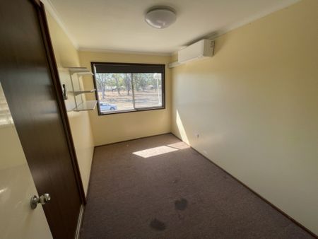 Spacious Family Home! - Photo 5