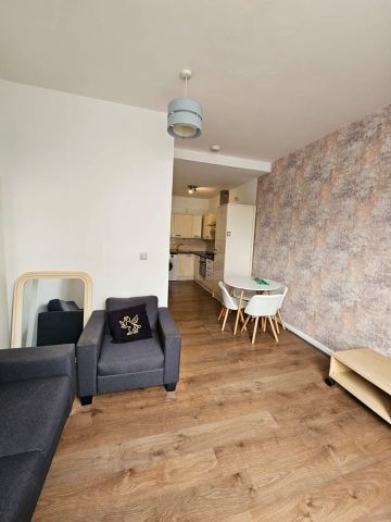 3 Bed Flat, Blackstock Road, N4 - Photo 2