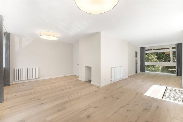A wonderful, newly refurbished 4 bedroom entire house located a very short walk from Holland Park. This property benefits from a private garden and its own garage. Tenancy Length: Minimum 12 months EPC rating: D | Council Tax Band H - Photo 1