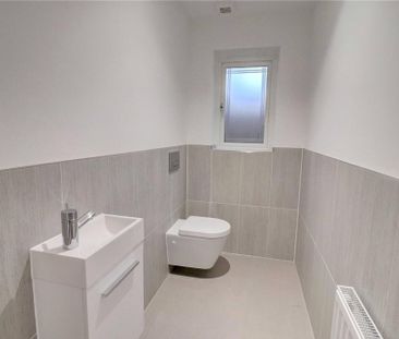 3 bedroom end of terrace house to rent - Photo 6