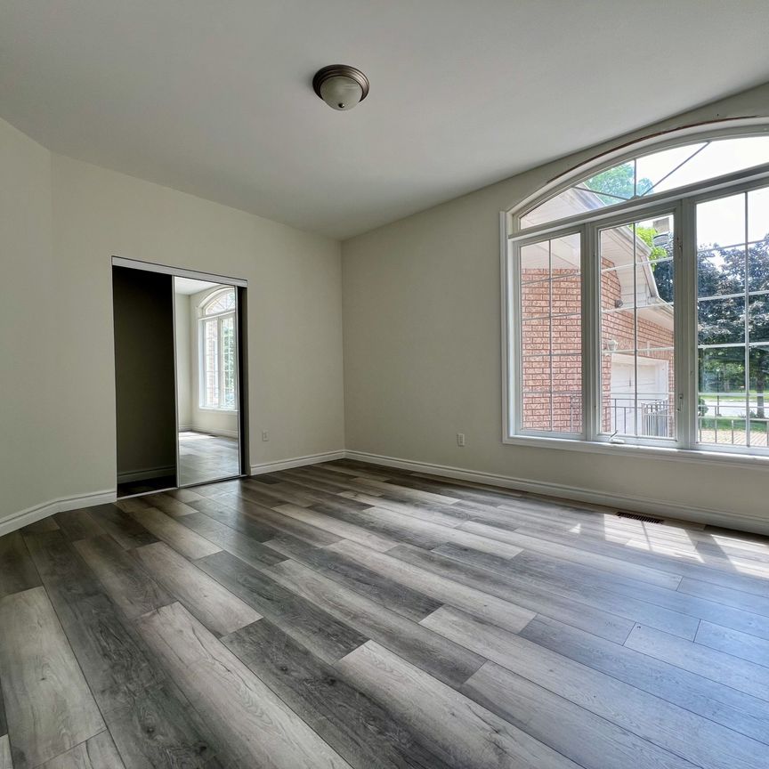 For Lease - 282 Elgin Mills Road, Richmond Hill, Ontario - Photo 1