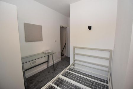 6 bedroom house to rent - Photo 2