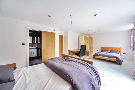 5 bedroom detached house to rent - Photo 3