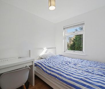 3 bedroom end of terrace house to rent - Photo 6