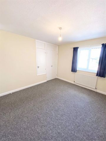 2 bedroom semi-detached house to rent - Photo 5